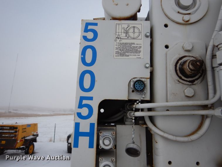 image for item FU9196 2003 GMC C4500 service truck with crane