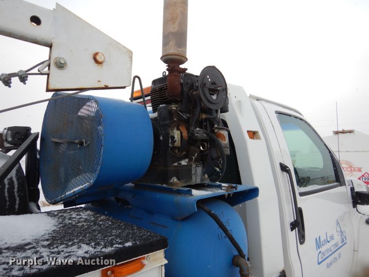 image for item FU9196 2003 GMC C4500 service truck with crane