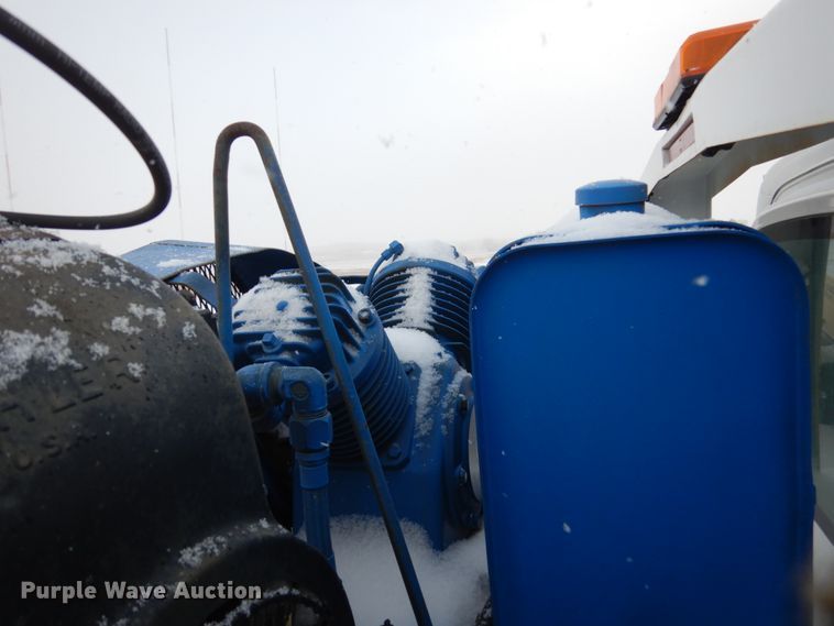 image for item FU9196 2003 GMC C4500 service truck with crane