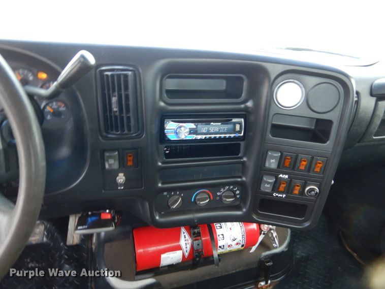 image for item FU9196 2003 GMC C4500 service truck with crane