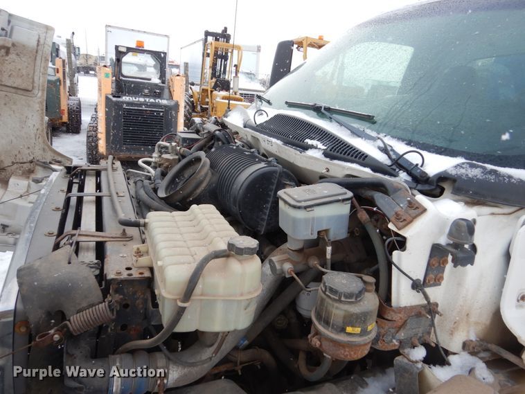 image for item FU9196 2003 GMC C4500 service truck with crane