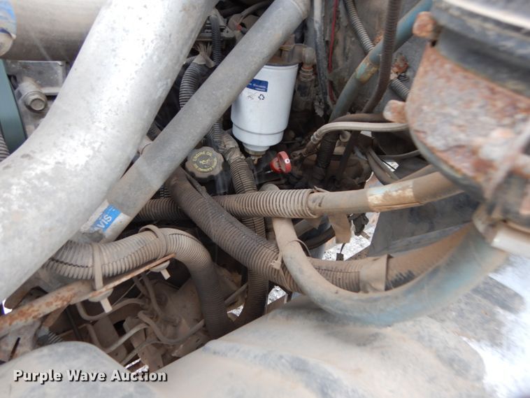 image for item FU9196 2003 GMC C4500 service truck with crane