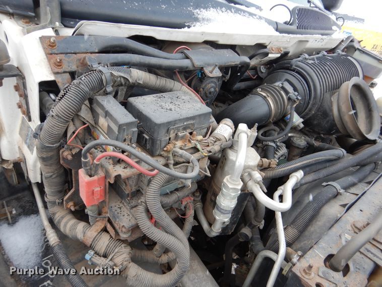 image for item FU9196 2003 GMC C4500 service truck with crane