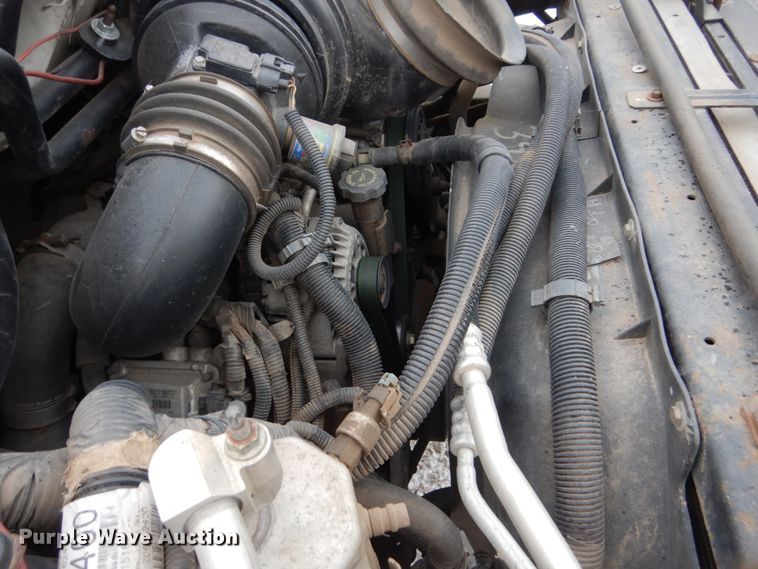 image for item FU9196 2003 GMC C4500 service truck with crane