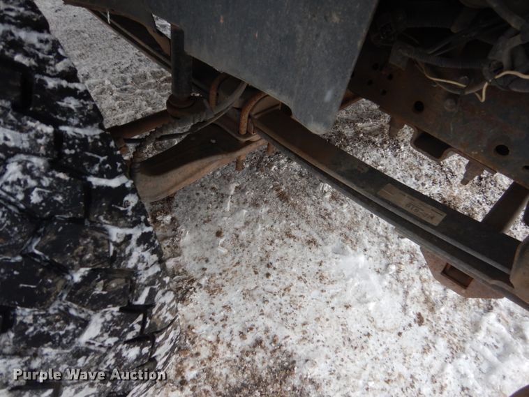 image for item FU9196 2003 GMC C4500 service truck with crane