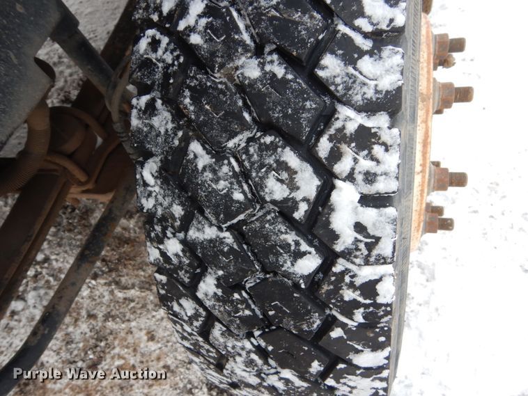 image for item FU9196 2003 GMC C4500 service truck with crane