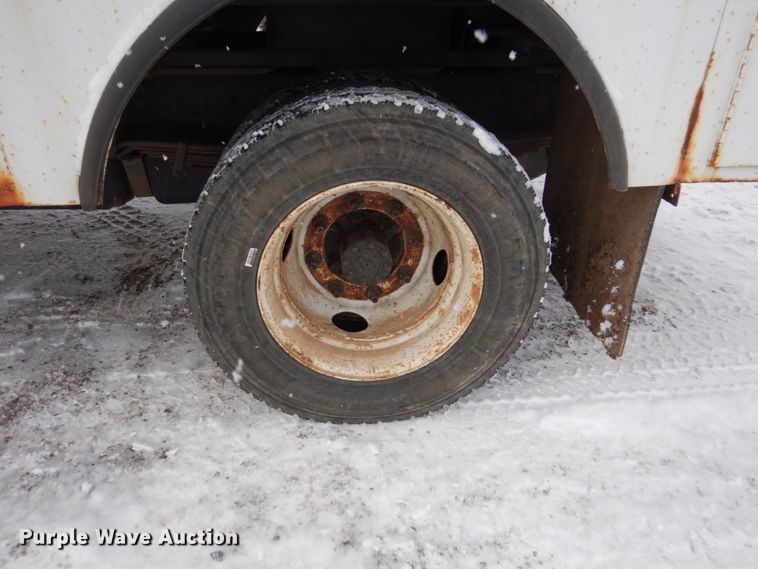 image for item FU9196 2003 GMC C4500 service truck with crane