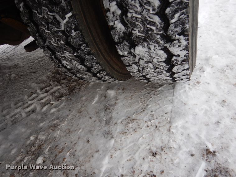 image for item FU9196 2003 GMC C4500 service truck with crane