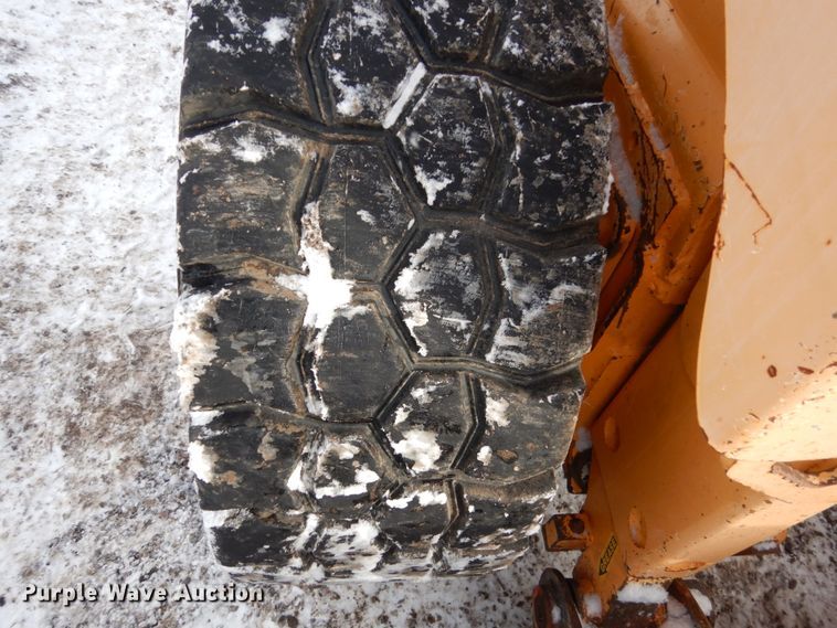 image for item FU9198 Mustang 2064 skid steer