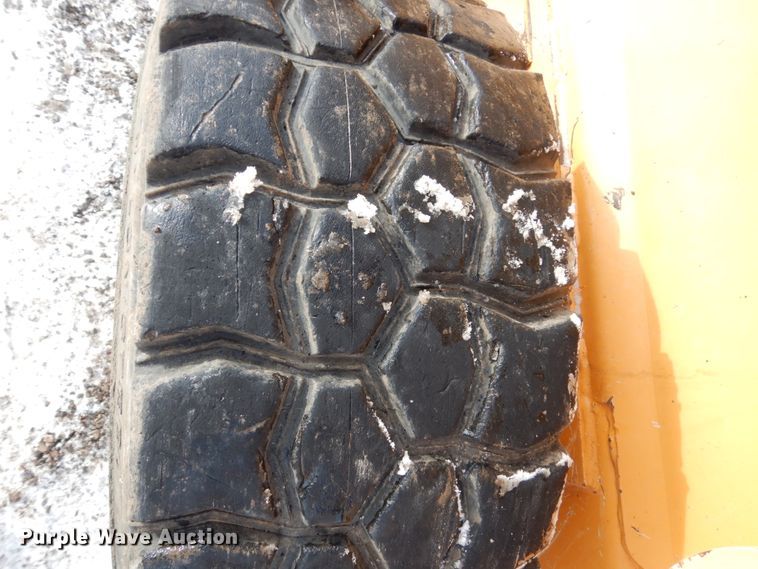 image for item FU9198 Mustang 2064 skid steer