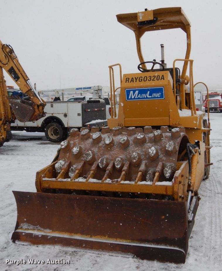 image for item FU9203 Raygo 320A single drum vibratory roller