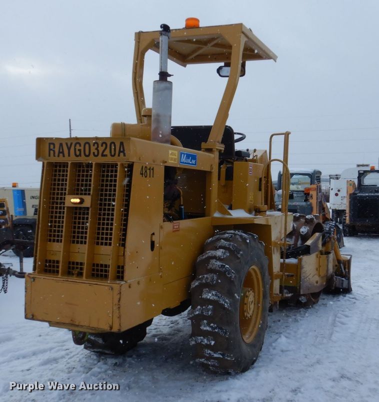 image for item FU9203 Raygo 320A single drum vibratory roller