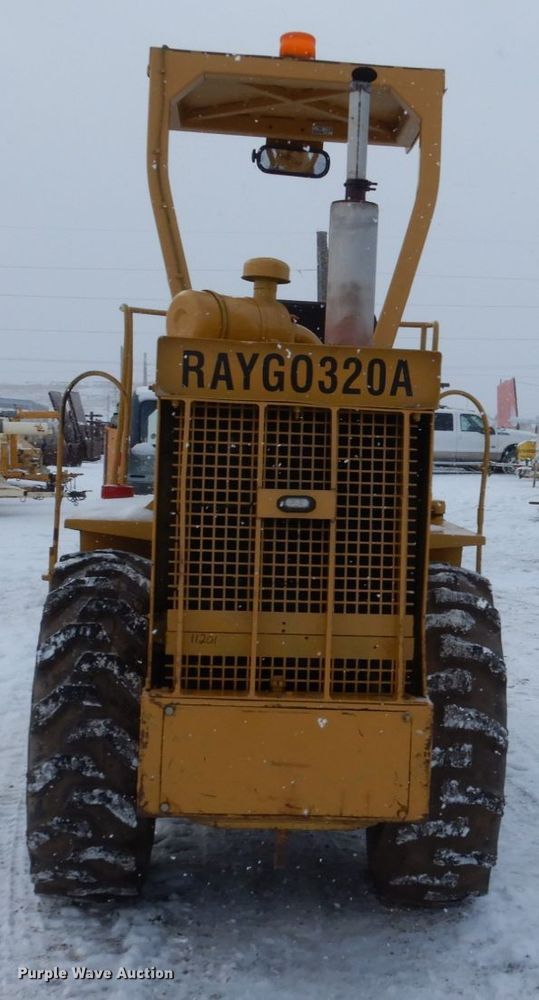 image for item FU9203 Raygo 320A single drum vibratory roller