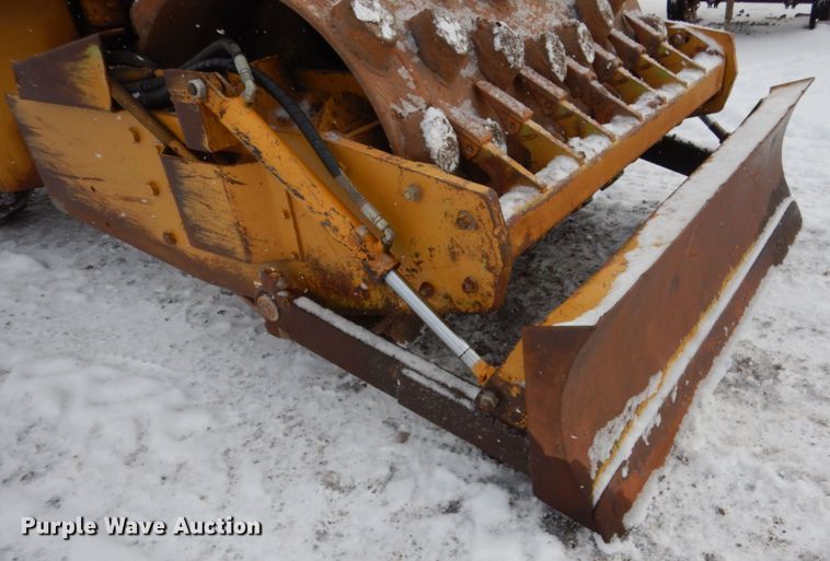 image for item FU9203 Raygo 320A single drum vibratory roller