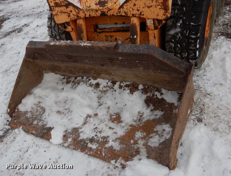 image for item FU9204 Mustang 2060 skid steer