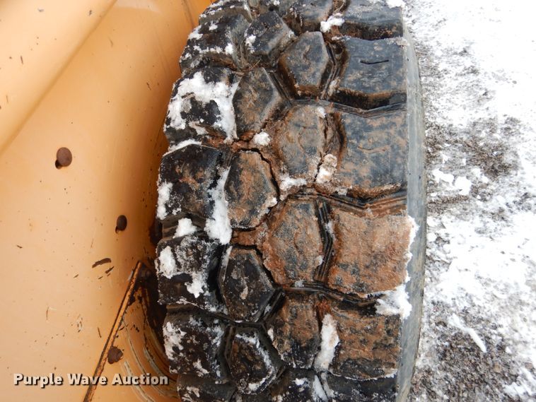 image for item FU9204 Mustang 2060 skid steer