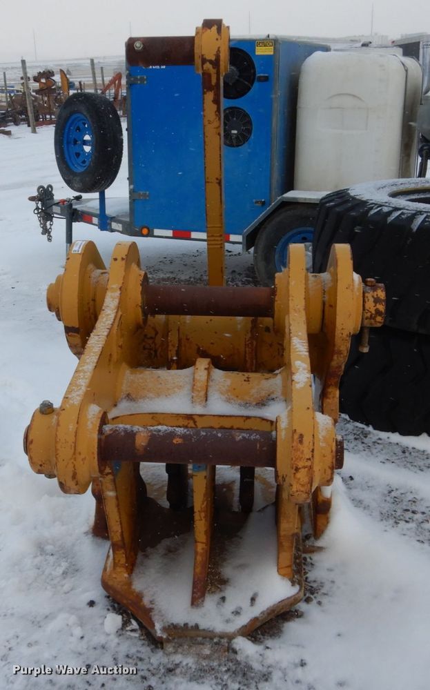 image for item FU9211 NYE CAT350D concrete pulverizer