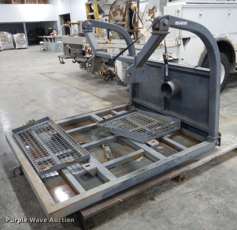 image for item FU9224 John Deere 750J dozer sweeps and screens