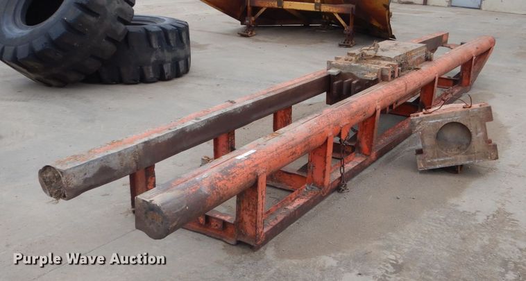 image for item FU9229 Pile driver