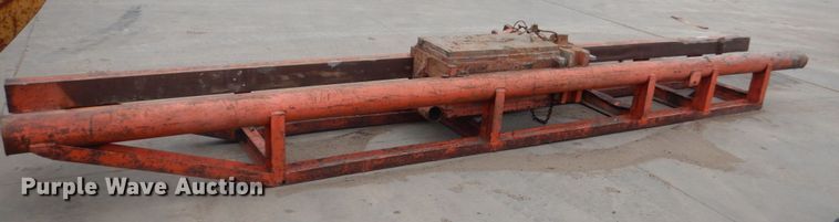 image for item FU9229 Pile driver