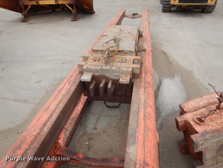 image for item FU9229 Pile driver