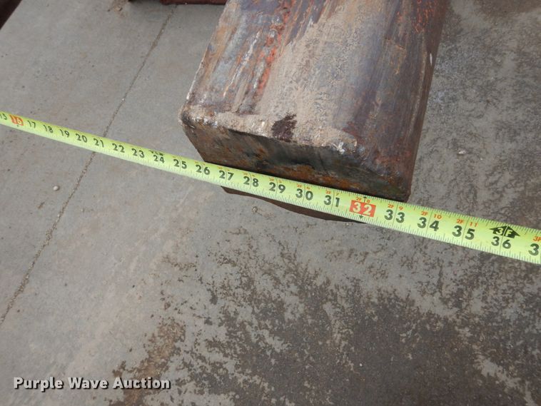 image for item FU9229 Pile driver