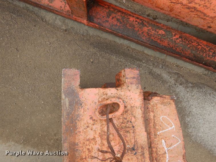 image for item FU9229 Pile driver