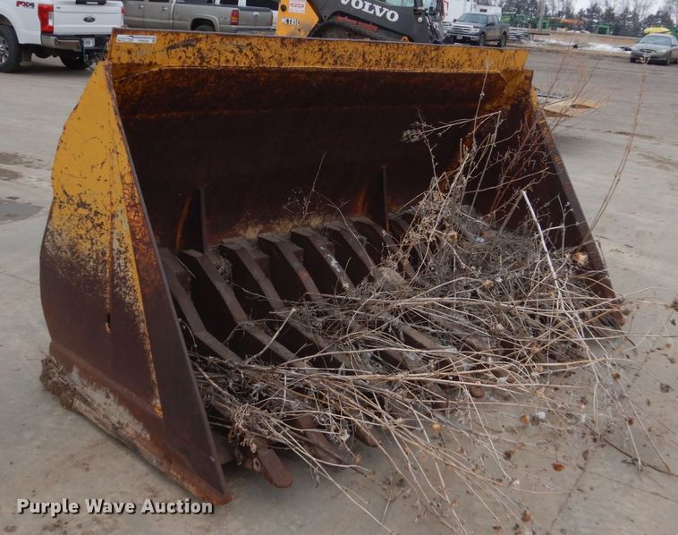 image for item FU9230 104"W loader bucket