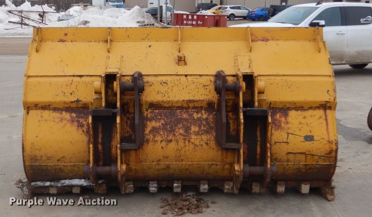 image for item FU9230 104"W loader bucket