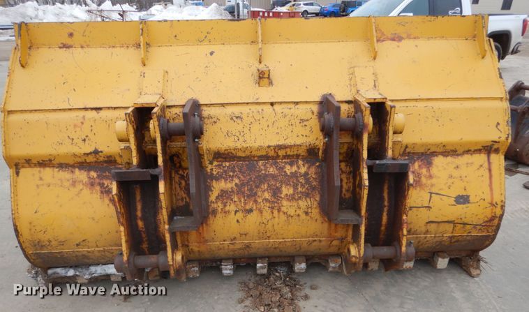 image for item FU9230 104"W loader bucket