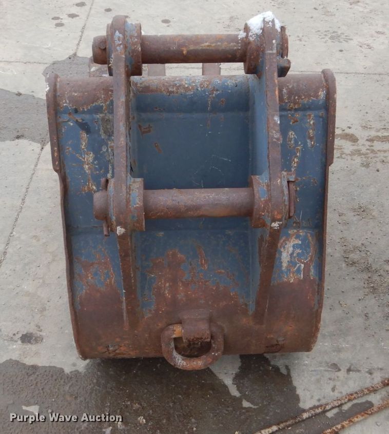 image for item FU9231 (2) excavator buckets