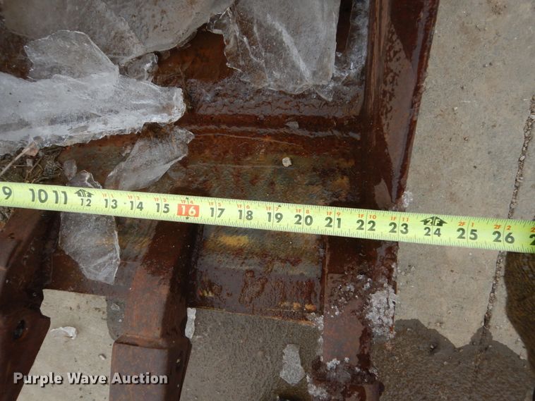 image for item FU9231 (2) excavator buckets