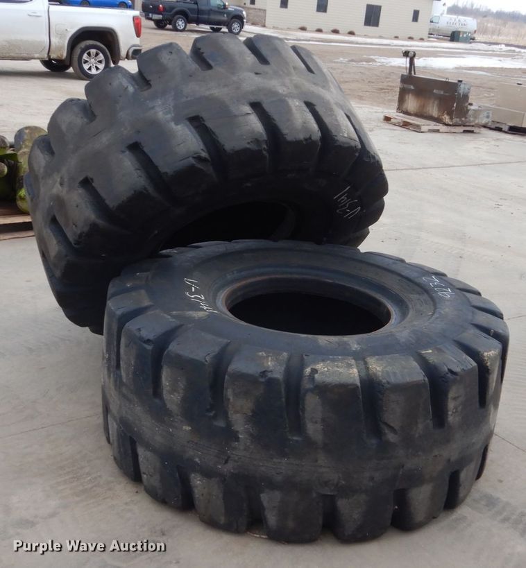 image for item FU9232 (2) 23.5-25 tires