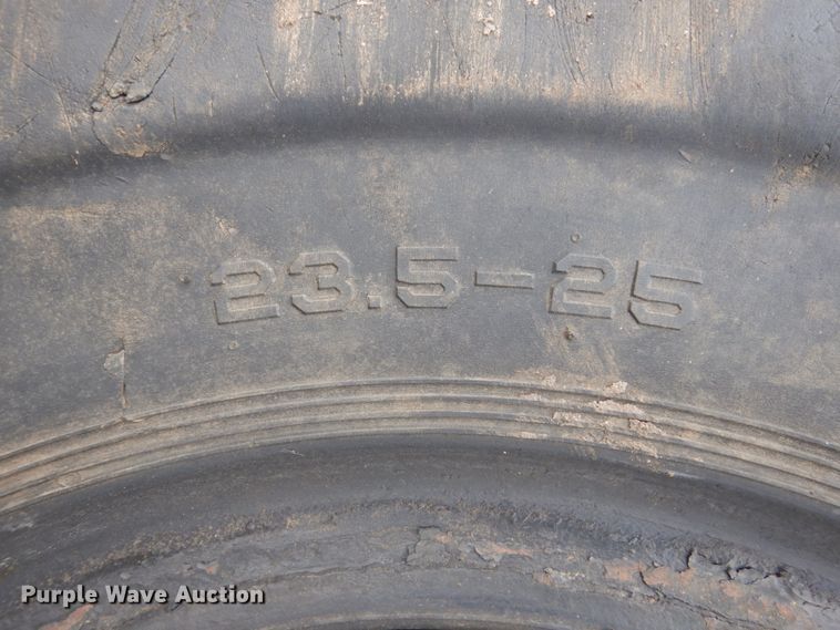 image for item FU9232 (2) 23.5-25 tires