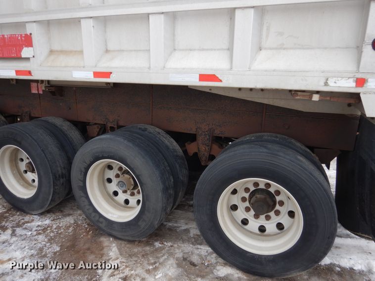image for item FU9240 1994 Cornhusker end dump trailer