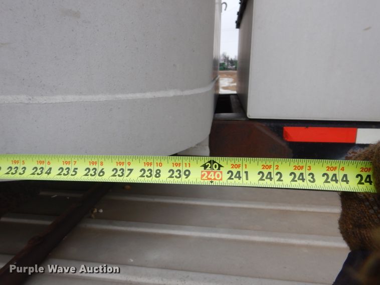 image for item FU9240 1994 Cornhusker end dump trailer