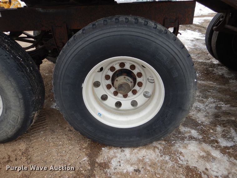 image for item FU9240 1994 Cornhusker end dump trailer