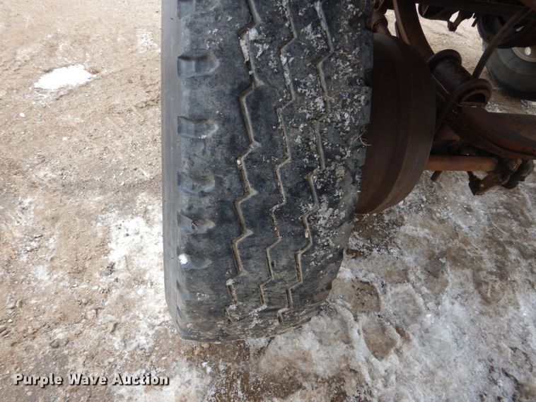 image for item FU9240 1994 Cornhusker end dump trailer