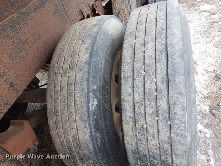 image for item FU9240 1994 Cornhusker end dump trailer