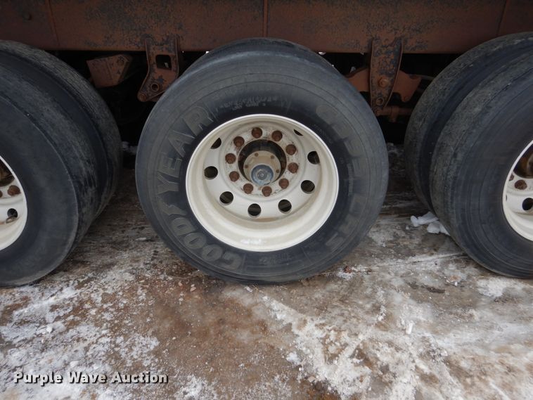 image for item FU9240 1994 Cornhusker end dump trailer