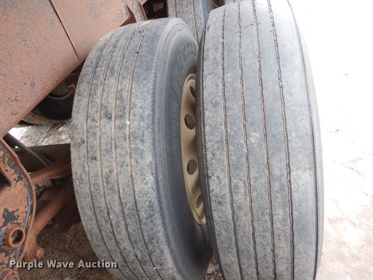 image for item FU9240 1994 Cornhusker end dump trailer