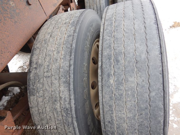 image for item FU9240 1994 Cornhusker end dump trailer