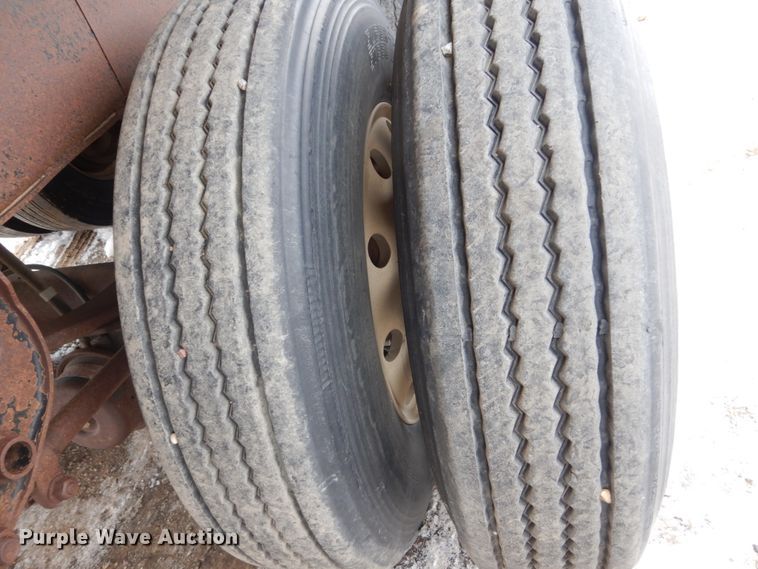 image for item FU9240 1994 Cornhusker end dump trailer