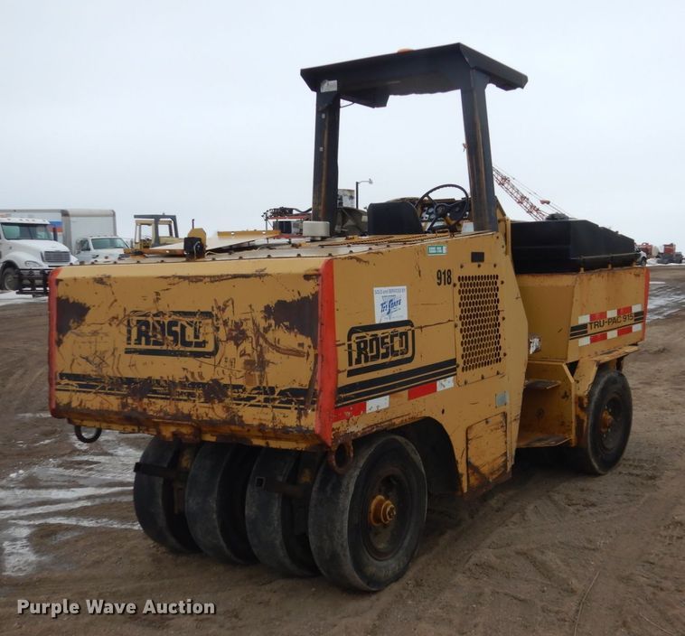 image for item FU9241 Trupac 915 pneumatic roller