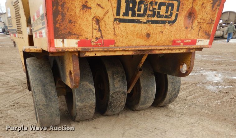 image for item FU9241 Trupac 915 pneumatic roller