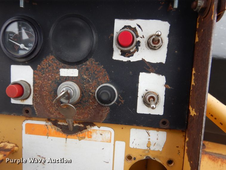 image for item FU9241 Trupac 915 pneumatic roller