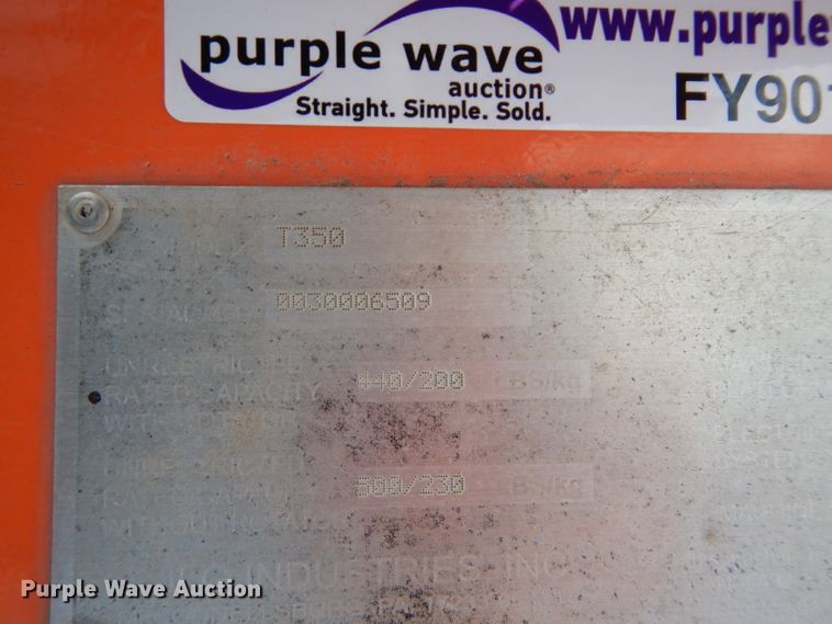 image for item FY9010 2015 JLG T350 boom lift