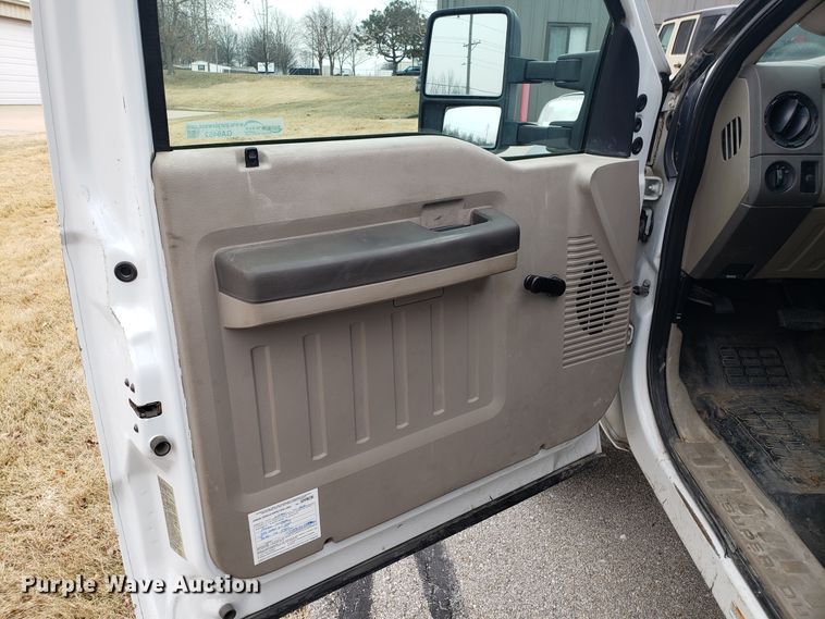 image for item GA9452 2008 Ford F550 Super Duty flatbed truck