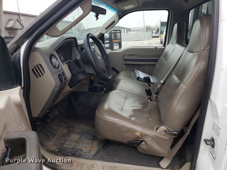 image for item GA9452 2008 Ford F550 Super Duty flatbed truck