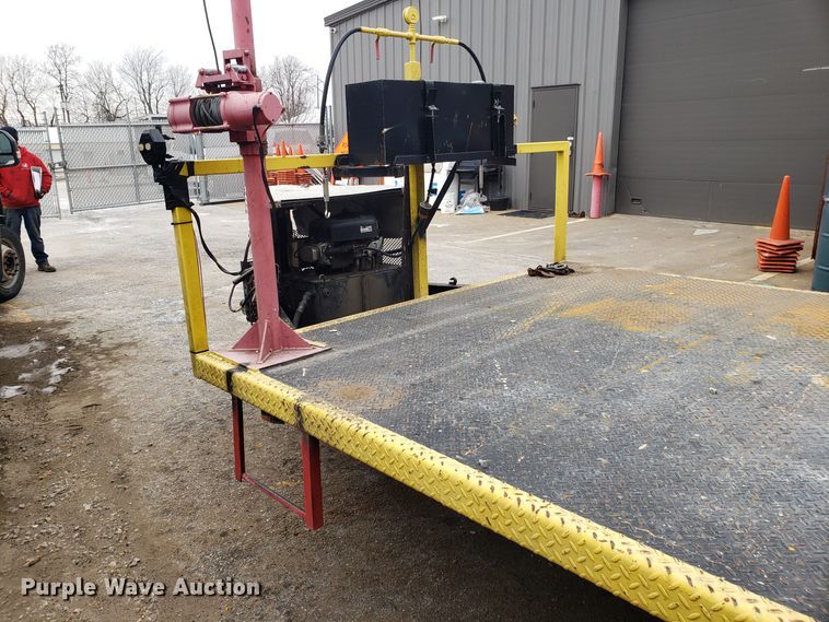 image for item GA9454 1995 shop built paint melt kettle trailer